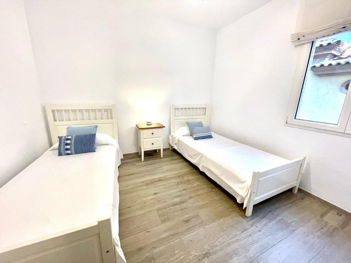 Seahomes Vacations - Nautic Maritime Apt Бланес Экстерьер фото