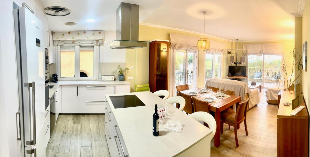 Seahomes Vacations - Nautic Maritime Apt Бланес Экстерьер фото